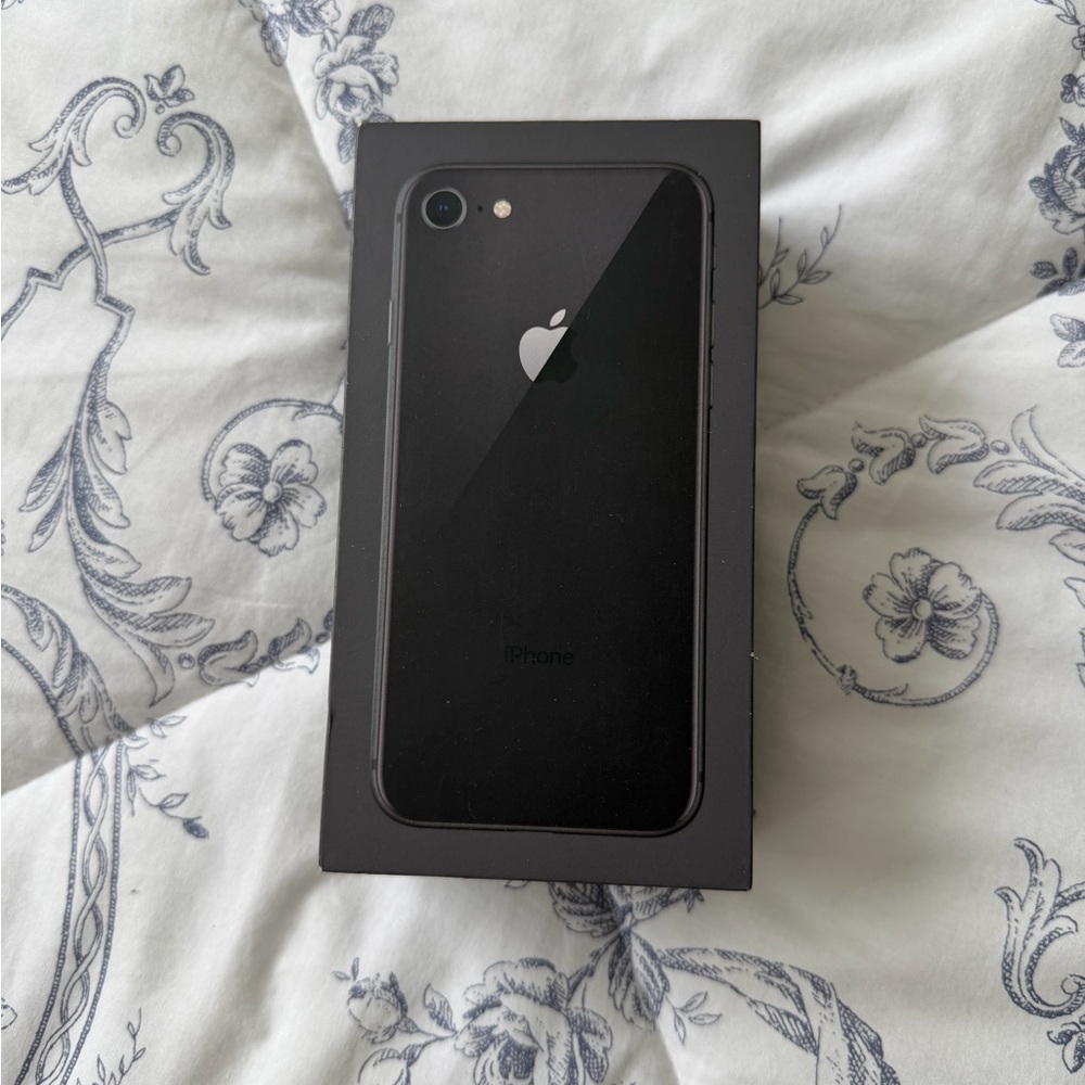 Apple iPhone 8 Box 64GB Space Gray (6)